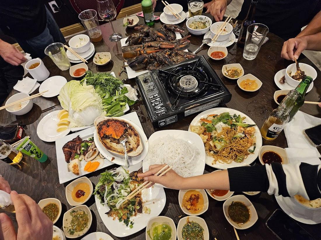 99999 Restaurant - Phở Út Nô